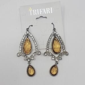 Trifari crown Modern Silver tone metal/yellow faux stone chandelier earrings New